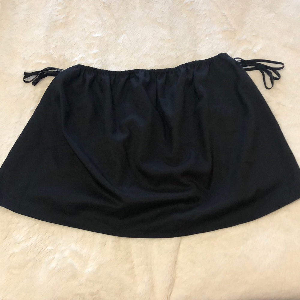 Black crop top